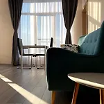 Mountain View Magenta White Apartment