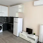 Mountain View Magenta White