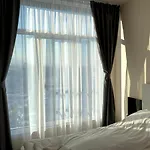 Mountain View Magenta White * Sofia