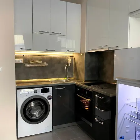 Mountain View Magenta White Apartman *