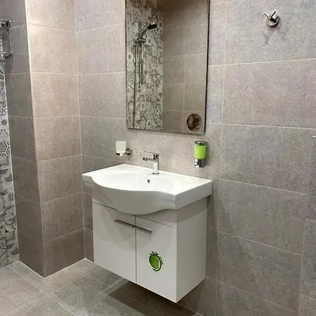 Apartman Mountain View Magenta White