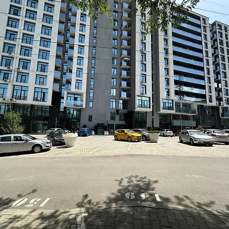 Apartment Mountain View Magenta White Sofia