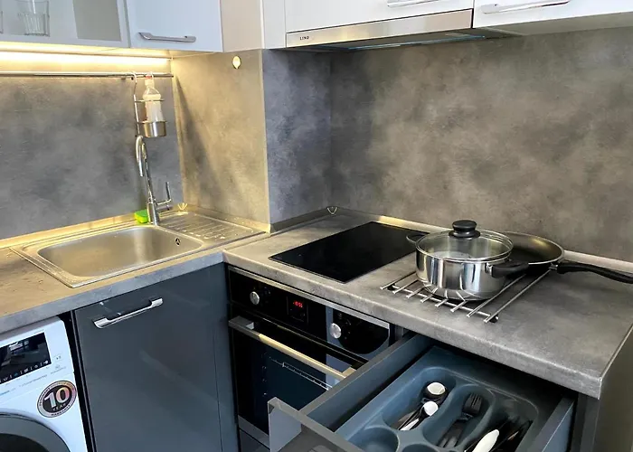 Апартаменты Mountain View Magenta White *