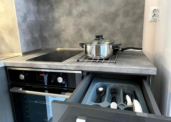 Апартаменты Mountain View Magenta White *